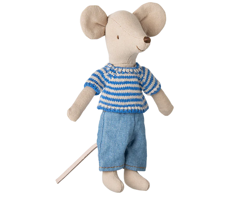 Knitted sweater and pants, Big brother mouse