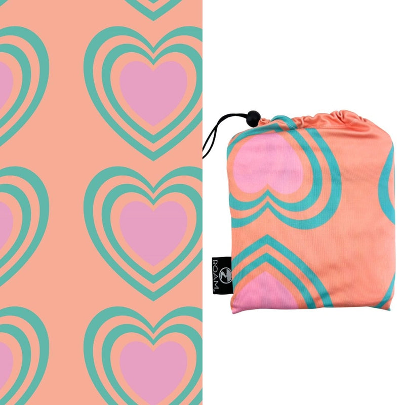 Kids UPF50+ Hooded Sunscreen Towel (Heart Bursts)