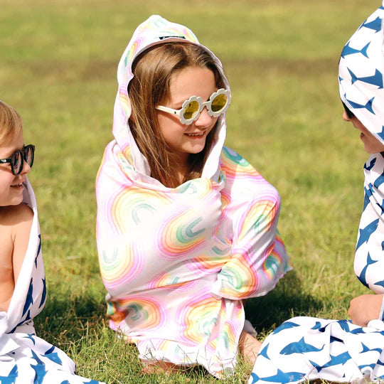 Kids UPF50+ Hooded Sunscreen Towel (Rainbows)