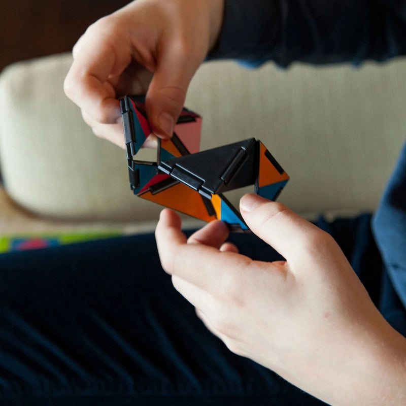 Ivan's Hinge Brainteaser