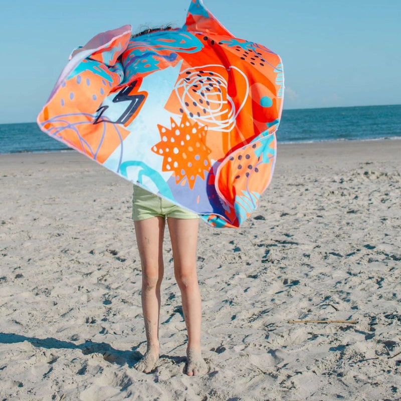 Kids UPF50 Hooded Sunscreen Towel (Orange Graffitti)