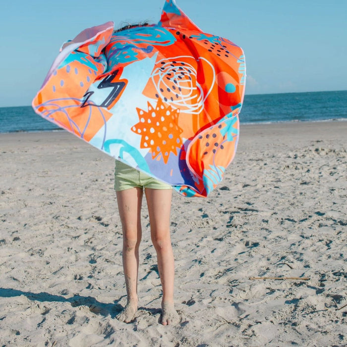 Kids UPF50 Hooded Sunscreen Towel (Orange Graffitti)