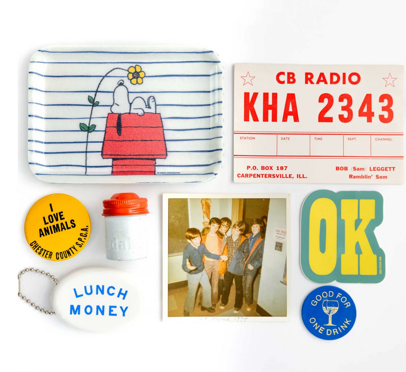 Doghouse Flower Vintage-Style Tray