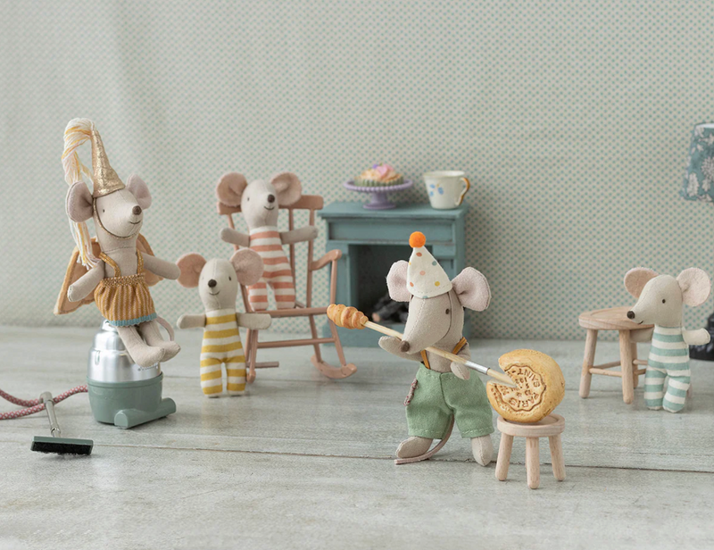 Clown Clothes in Suitcase, Little Brother Mouse