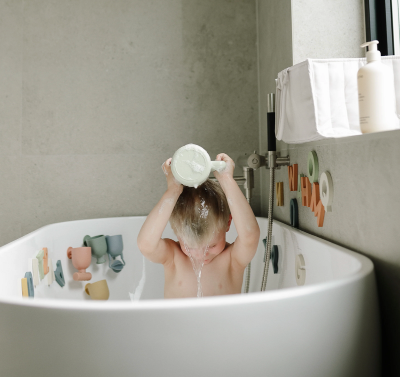 Pour and Play Bath Set