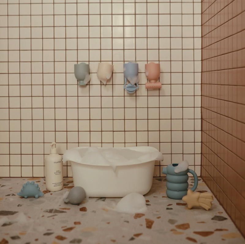 Pour and Play Bath Set