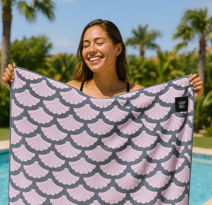 FULL UPF50+ Sunscreen Towel (Sea Shells)