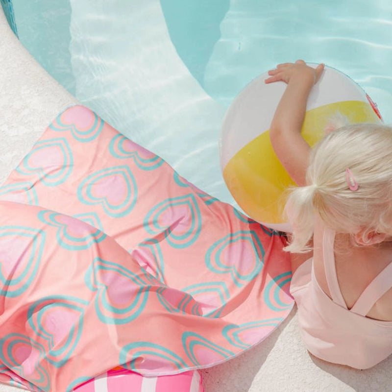 Kids UPF50+ Hooded Sunscreen Towel (Heart Bursts)