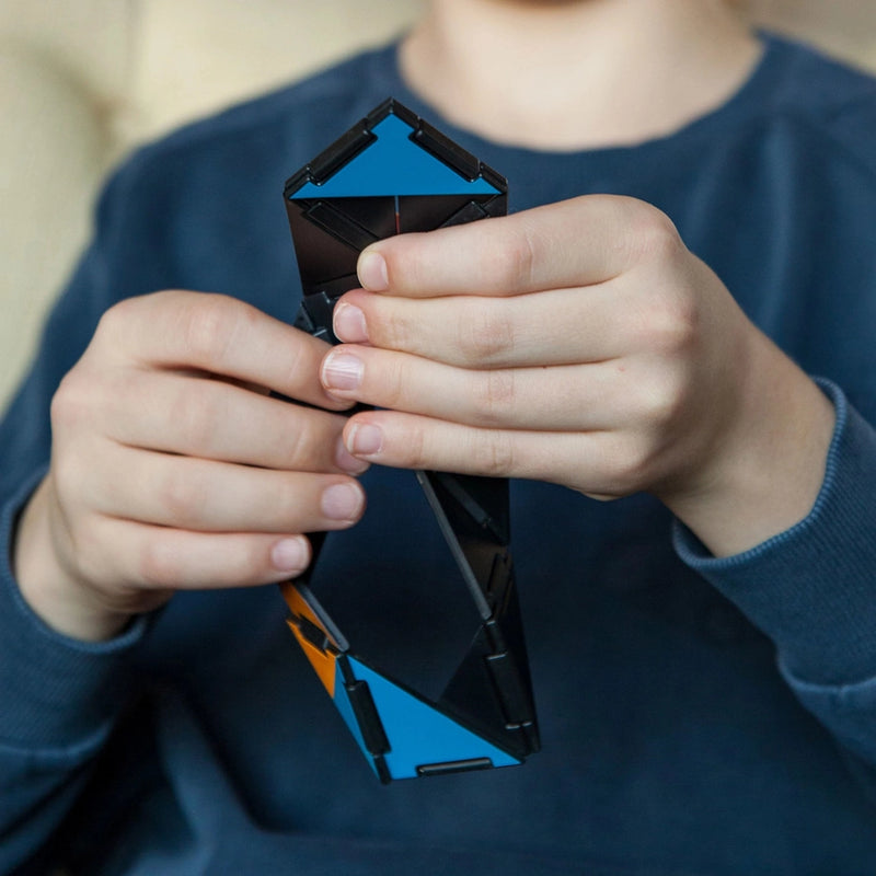 Ivan's Hinge Brainteaser