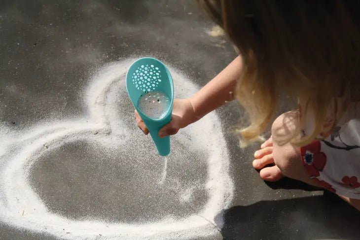 Shovel, Sifter and Ball all in one! (Banana/Blue)