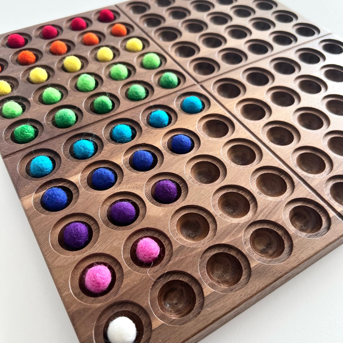 100-Frame Board (Walnut) + Wool Balls
